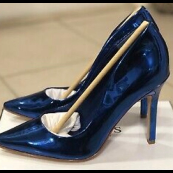 NIB! Guess Blue Metallic Pumps - Picture 2 of 8